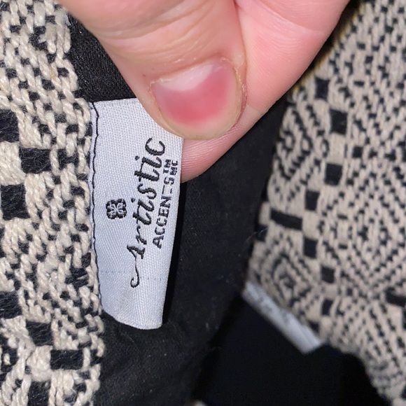 Artistic accents decorative pillows - Picture 4 of 6